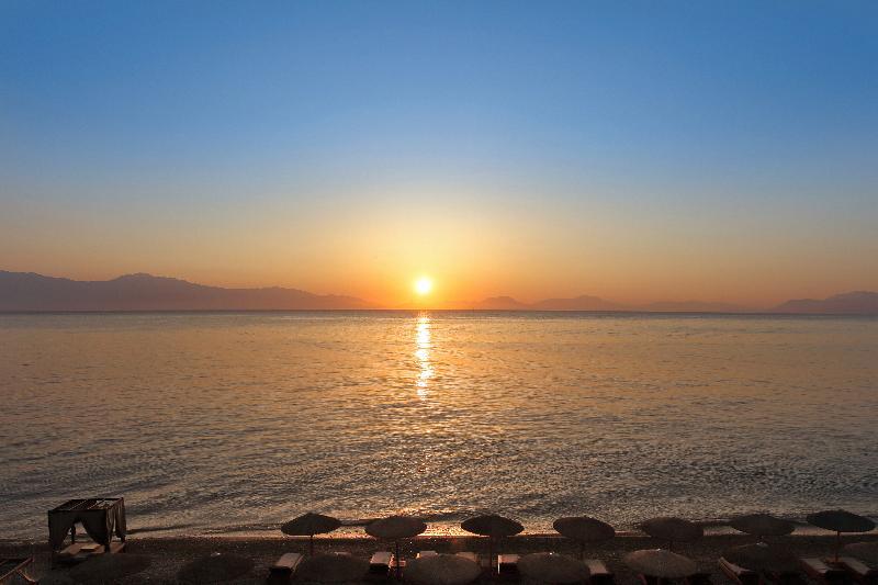 Sikyon Coast Hotel And Resort Ксилокастрон Екстериор снимка